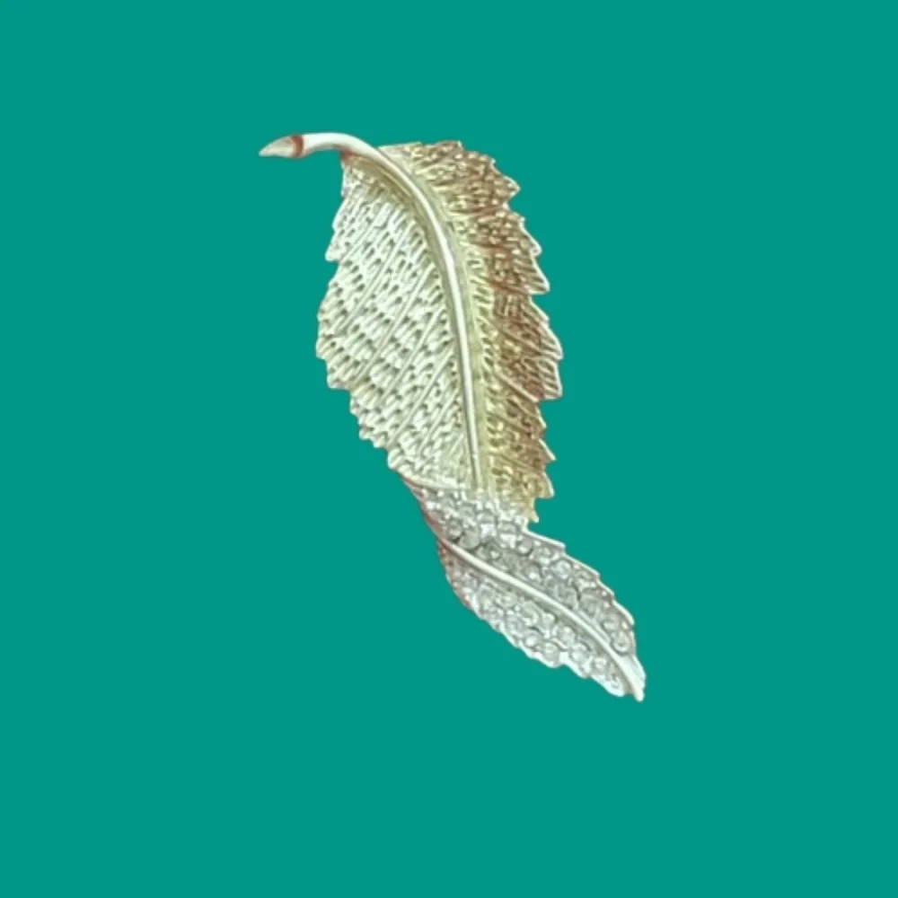 Sarah Coventry Two-Tone leaf brooch 60s silvertone Goldtone Crystals Fall Autumn
